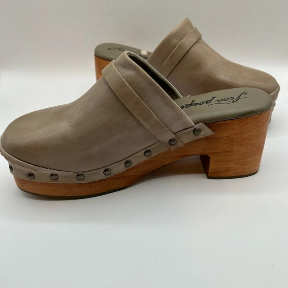 NEW Free People Calabasas Studded Leather Wooden Platform Clogs 37.5 7.5 Taupe - Picture 8 of 13